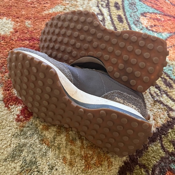 NEW BALANCE 327 size 6 - Picture 4 of 5